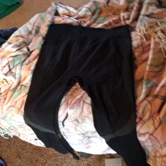 Black and grey leggings from Shein willing to trade for anything vs pink